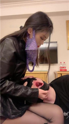 图片[9]_【冰爷】跪舔长靴黑丝/转胯/丝袜塞嘴踩踏_HD绳艺资源