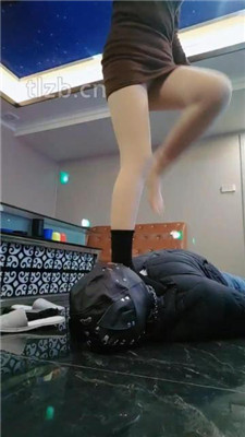 图片[19]_【梓晨】澳门KTV虐狗-骑脖转胯/黑棉袜捂脸/踩踏/喂口水_HD绳艺资源