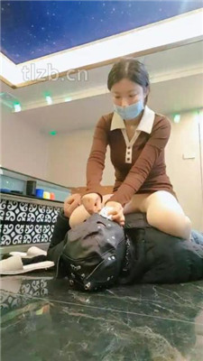 图片[20]_【梓晨】澳门KTV虐狗-骑脖转胯/黑棉袜捂脸/踩踏/喂口水_HD绳艺资源