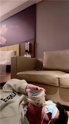 图片[13]_【不知名美女】开发00后修狗-舔鞋底裸足/转胯浓痰/深喉_HD绳艺资源