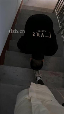 【辣姐】楼梯间公开处刑遛狗_HD绳艺资源