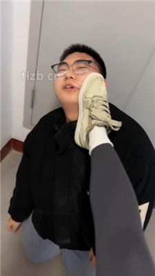 图片[2]_【辣姐】楼梯间公开处刑遛狗_HD绳艺资源