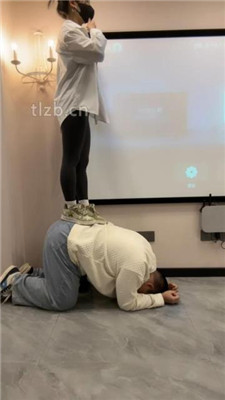 图片[13]_【辣姐】楼梯间公开处刑遛狗_HD绳艺资源