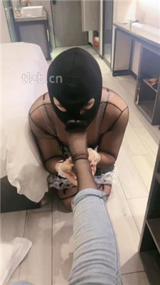 图片[7]_【绝美兔绳艺导师】短靴黑丝踩虐CD变装狗_HD绳艺资源