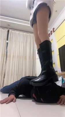 图片[10]_【苏西】裸足全体重踩踏/短靴踩狗头/提档_HD绳艺资源