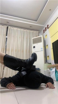 图片[12]_【苏西】裸足全体重踩踏/短靴踩狗头/提档_HD绳艺资源