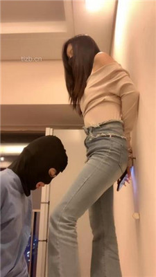 【宝爷】掐乳踩乳/喂浓痰/骑脖/舔脚【完整版】_HD绳艺资源