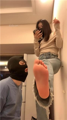 图片[11]_【宝爷】掐乳踩乳/喂浓痰/骑脖/舔脚【完整版】_HD绳艺资源