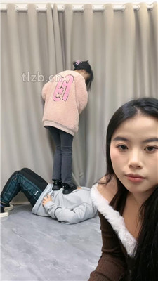 图片[6]_【伊诺】带闺蜜调狗-骑马转胯/踩踏/艺术闻鞋/舔白袜脚_HD绳艺资源