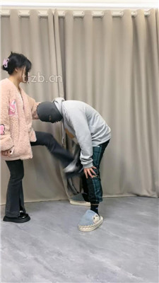 图片[12]_【伊诺】带闺蜜调狗-骑马转胯/踩踏/艺术闻鞋/舔白袜脚_HD绳艺资源