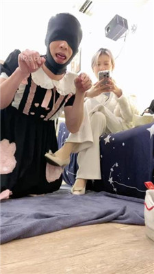 【甜味药丸】调变装狗-原味脚插嘴/丝袜捂脸窒息/骑狗脖/喂圣水_HD绳艺资源