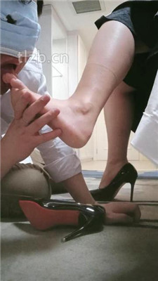 图片[12]_【嗯哼】高跟裸足恋足舔/胯下辱/骑狗背_HD绳艺资源