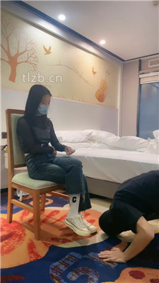 图片[2]_【小雅老师】全体重踩踏/圣水泡面/加料面包喂食_HD绳艺资源