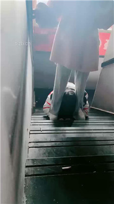 图片[5]_【桃子老师】户外楼梯间-小白鞋白袜虐母畜_HD绳艺资源