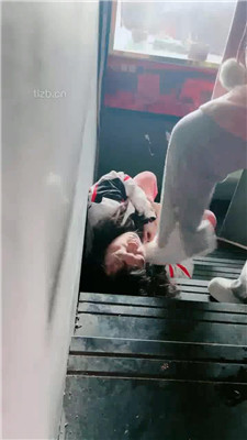 图片[9]_【桃子老师】户外楼梯间-小白鞋白袜虐母畜_HD绳艺资源