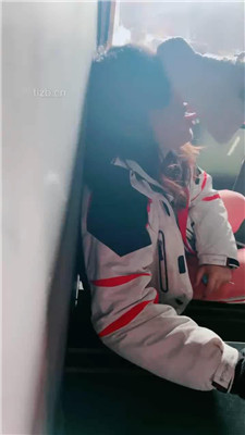 图片[10]_【桃子老师】户外楼梯间-小白鞋白袜虐母畜_HD绳艺资源