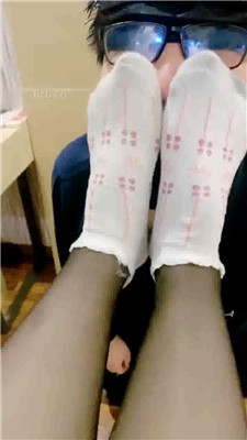 图片[14]_【甜沁】跪舔长靴原味白袜/吃口水_HD绳艺资源