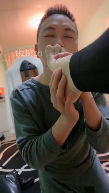 图片[15]_【柒柒学姐】高跟踩狗舌/舔长靴脏鞋底/踩踏碾压_HD绳艺资源