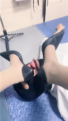 图片[17]_【木子大大】狗儿子舔主人的脏鞋底_HD绳艺资源