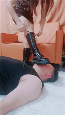 图片[9]_【依然】白袜塞嘴长靴高难度挑战踢踹_HD绳艺资源