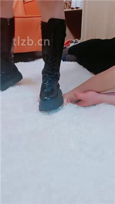 图片[15]_【依然】白袜塞嘴长靴高难度挑战踢踹_HD绳艺资源