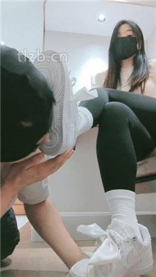 图片[8]_【妮蔻】艺术闻鞋/碾压狗头/白袜塞嘴【完整版】_HD绳艺资源