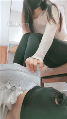 图片[13]_【妮蔻】艺术闻鞋/碾压狗头/白袜塞嘴【完整版】_HD绳艺资源