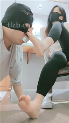 图片[18]_【妮蔻】艺术闻鞋/碾压狗头/白袜塞嘴【完整版】_HD绳艺资源