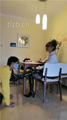 【魔鬼天使】美女家教上门补课-高跟长靴踩虐/衣架训练_HD绳艺资源