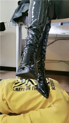 图片[3]_【魔鬼天使】美女家教上门补课-高跟长靴踩虐/衣架训练_HD绳艺资源