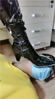图片[4]_【魔鬼天使】美女家教上门补课-高跟长靴踩虐/衣架训练_HD绳艺资源