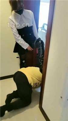 图片[18]_【魔鬼天使】美女家教上门补课-高跟长靴踩虐/衣架训练_HD绳艺资源