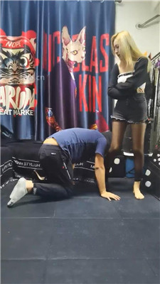 图片[14]_【丝温】小混混女S-黑丝高跟跪舔/骑马踩踏_HD绳艺资源