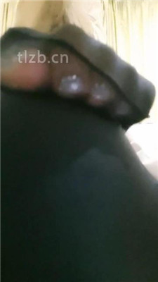 图片[13]_【宝儿】踩踏喂食/黑丝美腿诱惑调_HD绳艺资源