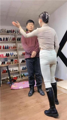 【冰诺】长靴踢踹踩虐/脚插嘴/物化座椅_HD绳艺资源