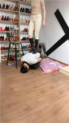 图片[14]_【冰诺】长靴踢踹踩虐/脚插嘴/物化座椅_HD绳艺资源