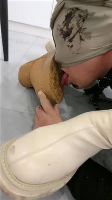 图片[17]_【领主老大】长靴碾压狗爪/训练/骑狗背/舔超脏靴子_HD绳艺资源