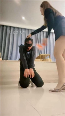 图片[11]_【魅儿】高跟肉丝脚蹂躏/耳光抽/丝袜塞嘴/踩踏喂食_HD绳艺资源