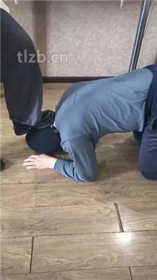 图片[2]_【姜果果】跪舔脏鞋臭袜/吃袜子_HD绳艺资源