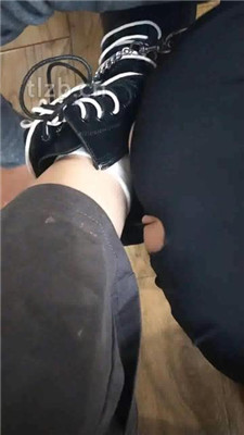 图片[3]_【姜果果】跪舔脏鞋臭袜/吃袜子_HD绳艺资源