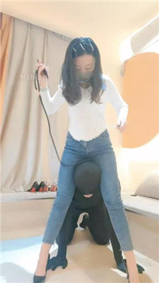 图片[10]_【稚惜】骑脖/藤条训练/舔裸足/吃圣水泡面_HD绳艺资源