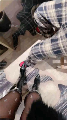 【玥樾】高跟长靴S开发小奶狗-骑马坐垫/舔黑丝脚_HD绳艺资源