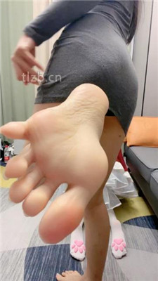 图片[8]_【我偏不】洛丽塔母狗-羞涩舔脚/人肉脚垫_HD绳艺资源