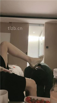 图片[15]_【小月牙】狗链拴丧家之犬-虐乳/藤条抽/闻舔高跟/卫生巾辱_HD绳艺资源