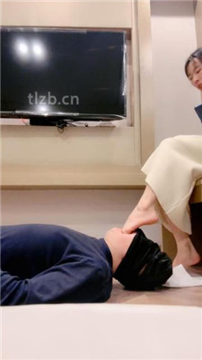 图片[10]_【崔崔】跪舔耐克板鞋白棉袜_HD绳艺资源