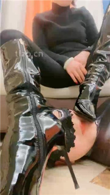 【高傲】裸足吮吸狂舔/长靴高跟碾压踩_HD绳艺资源