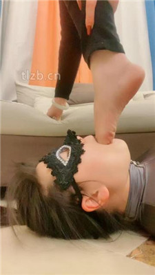 图片[12]_【高傲】裸足吮吸狂舔/长靴高跟碾压踩_HD绳艺资源