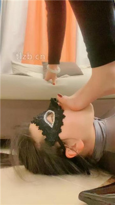 图片[15]_【高傲】裸足吮吸狂舔/长靴高跟碾压踩_HD绳艺资源