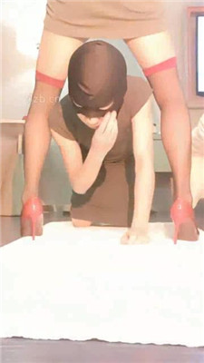 图片[2]_【米小唐】黑丝高跟玩虐狗地毯_HD绳艺资源