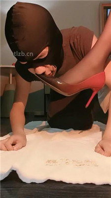 图片[6]_【米小唐】黑丝高跟玩虐狗地毯_HD绳艺资源